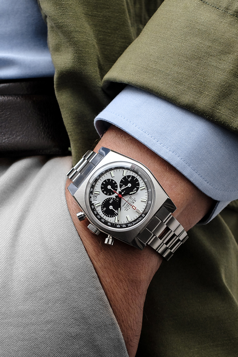 Picture of the CHRONOMASTER Revival A384