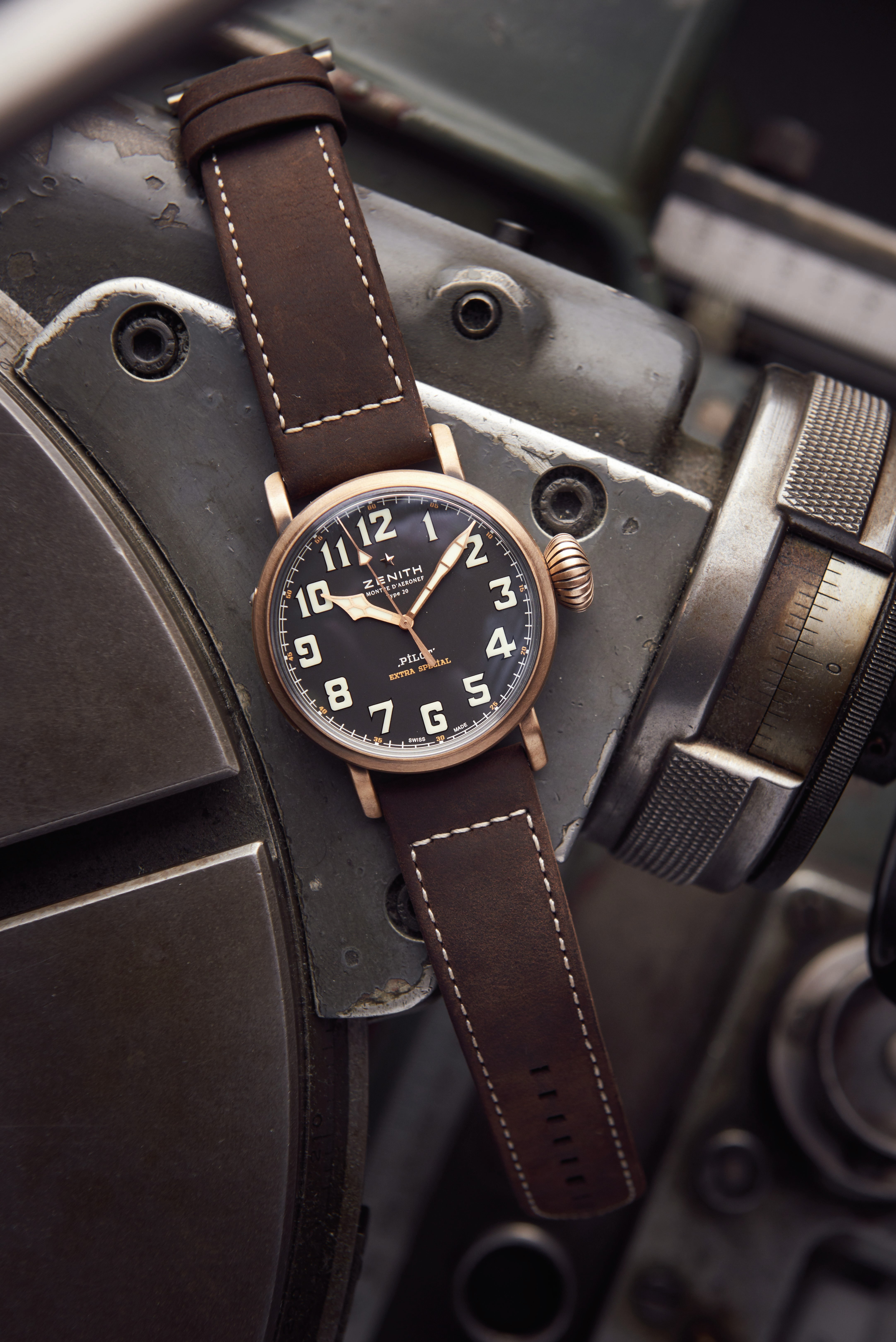 BRONZE CASE & BLACK DIAL