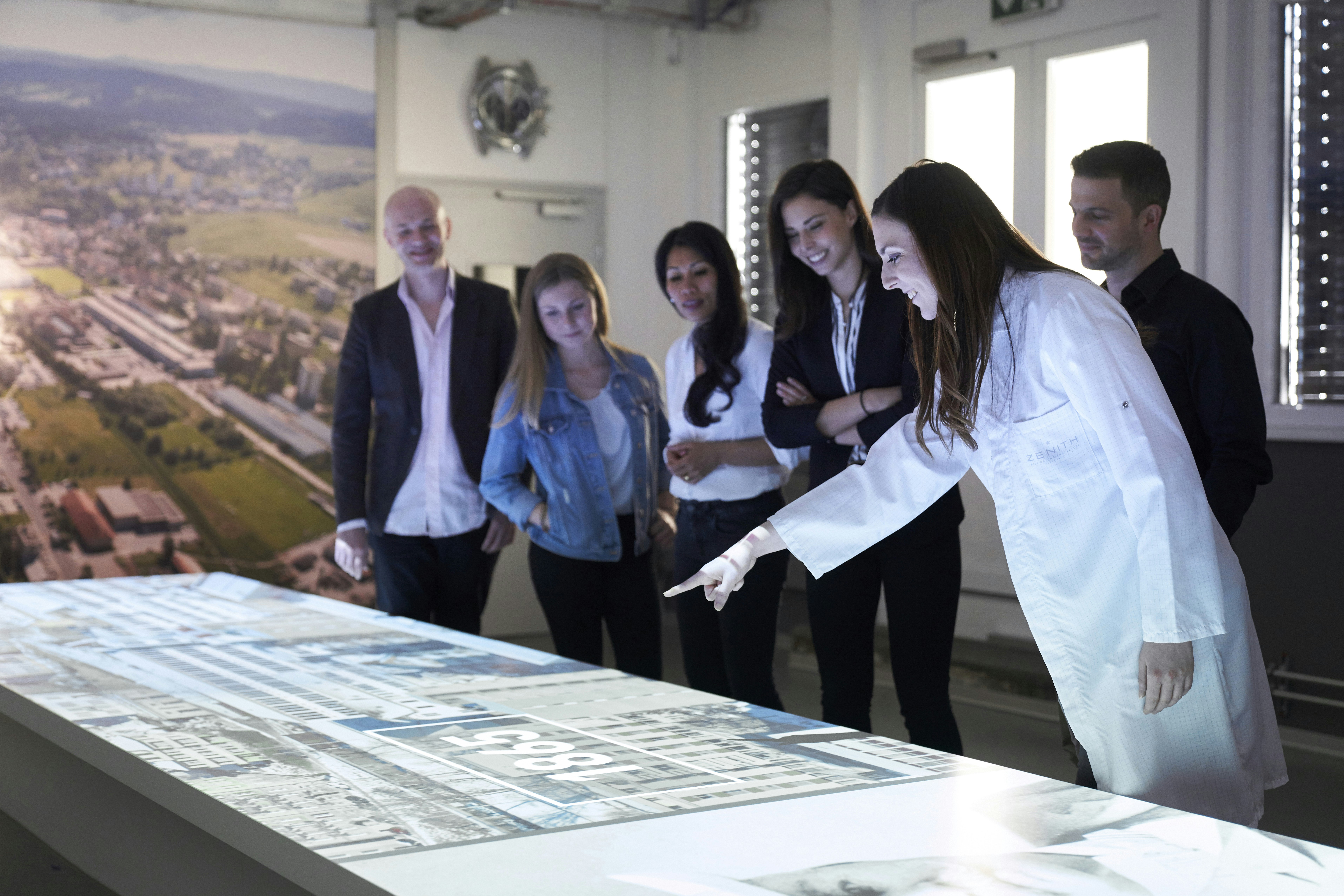 INTERACTIVE DISPLAYS